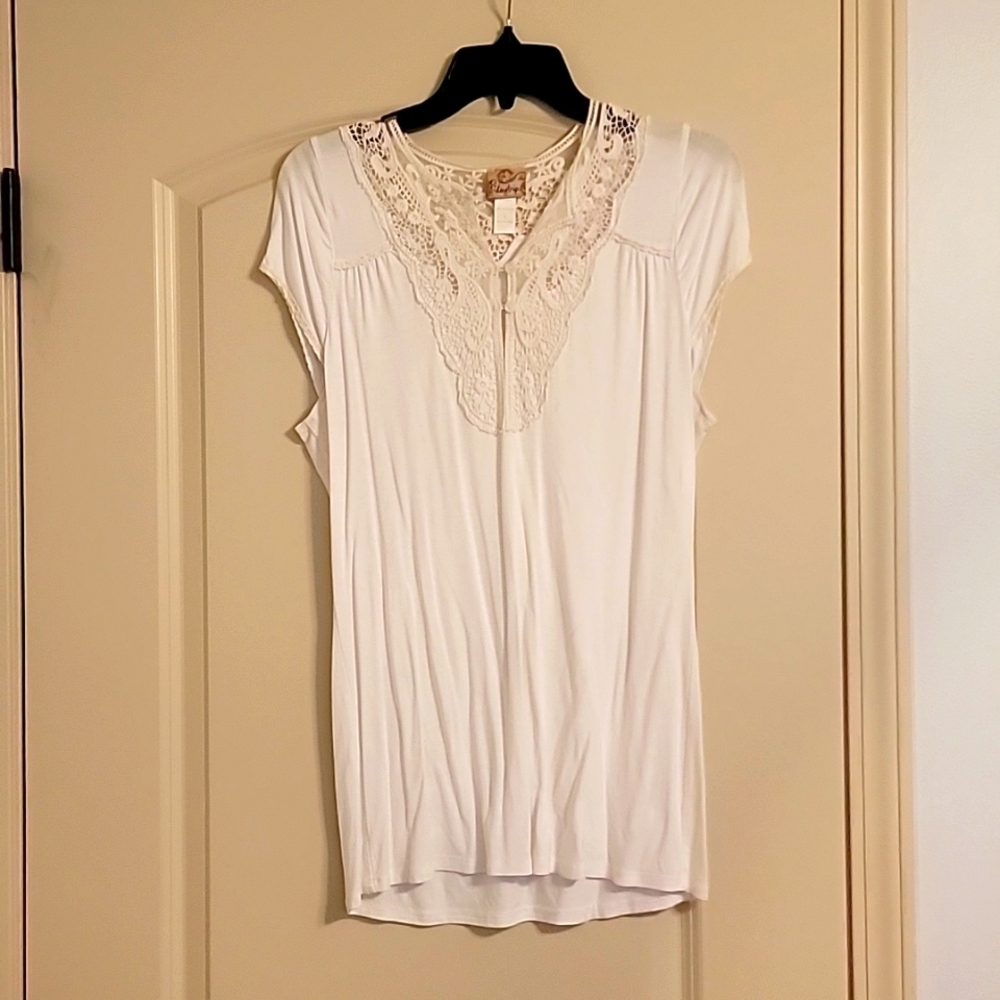 Sleeveless lace top